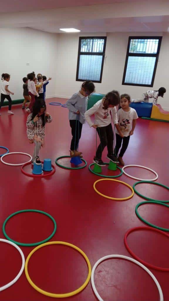 Nos cours de cirque pour les enfants : une activité sportive ludique - Acapelart