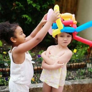 Atelier sculpture sur ballons pour enfants lors d'un mariage en région parisienne
